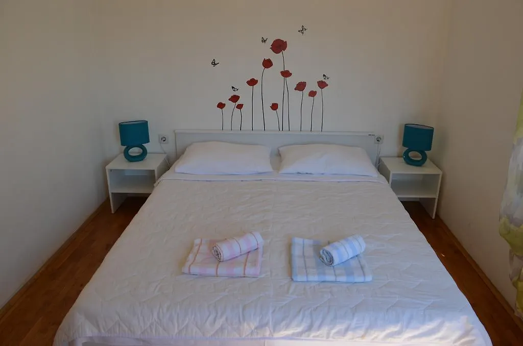 Apartments Sersic Baska