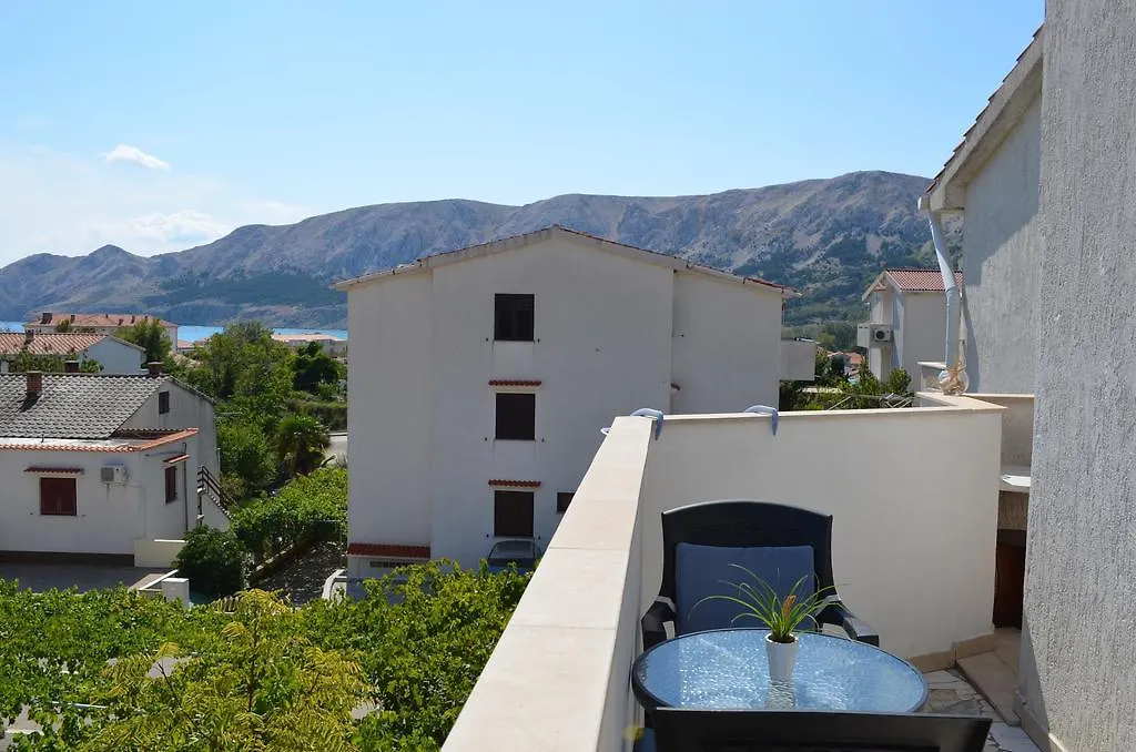 Apartments Sersic Baska