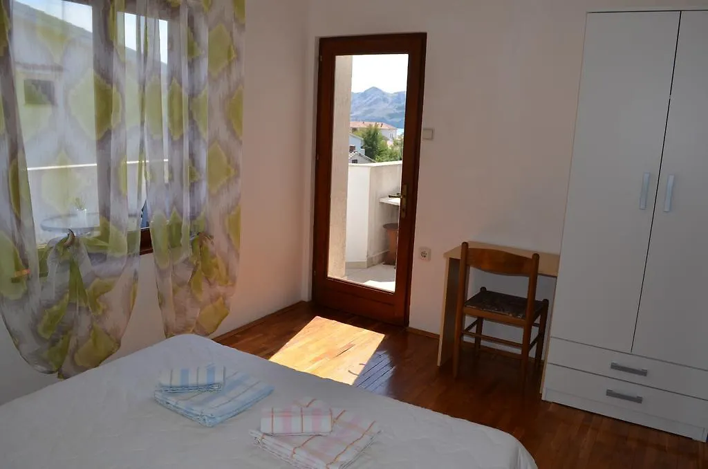 Apartments Sersic Baska